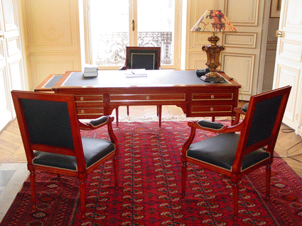 Bureau Louis XVI